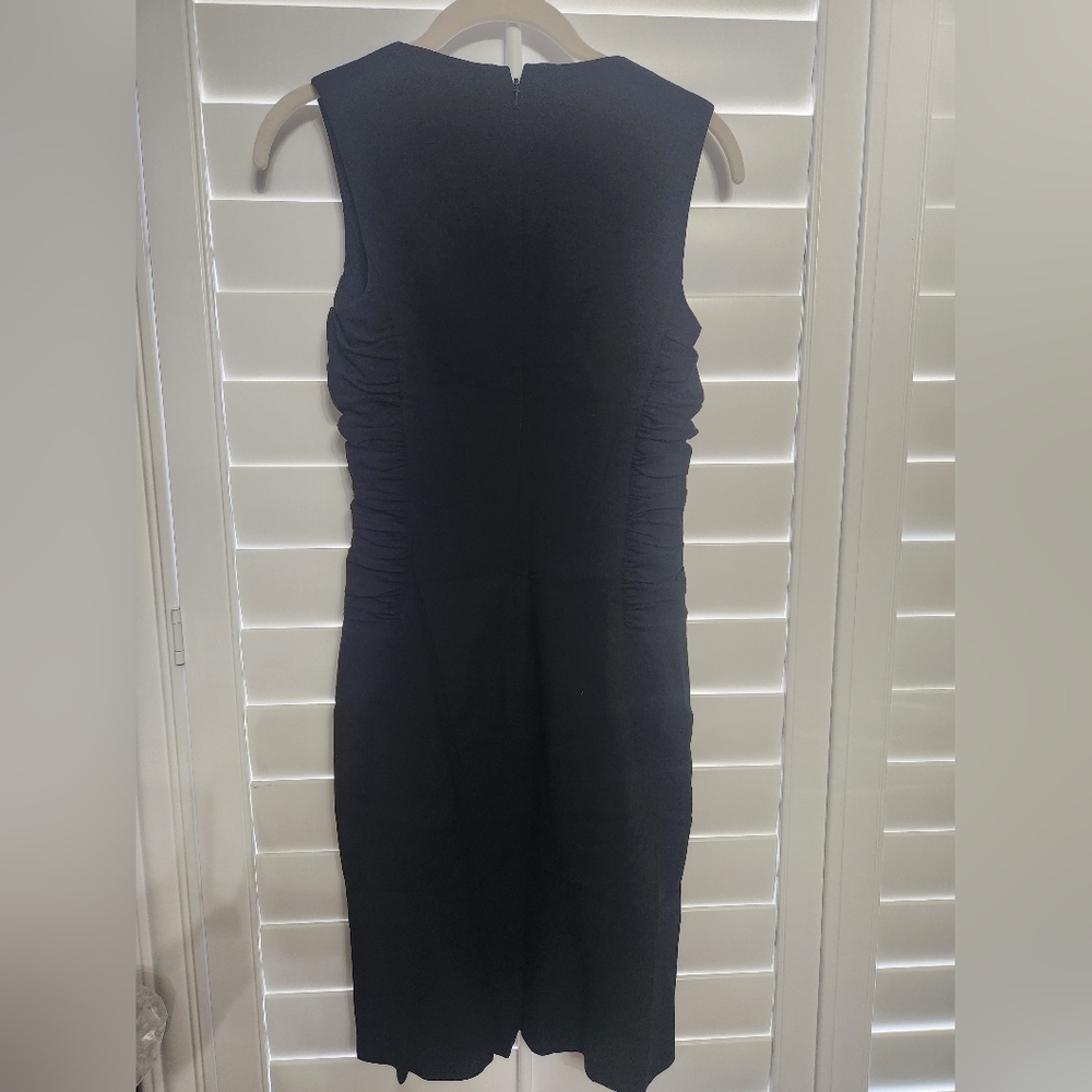 L'AGENCE Elegant Black Sleeveless Dress - Picture 3 of 4